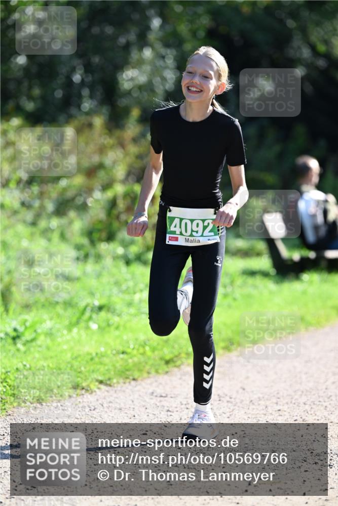 27.09.2026 - 35. Volkslauf durch das schöne Alstertal Dr. Thomas Lammeyer http://msf.ph/oto/10569766 27.09.2026 11:03:02 Laufen 4092 meine-sportfotos.de