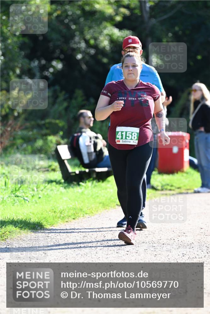 27.09.2026 - 35. Volkslauf durch das schöne Alstertal Dr. Thomas Lammeyer http://msf.ph/oto/10569770 27.09.2026 11:03:12 Laufen 4158 meine-sportfotos.de