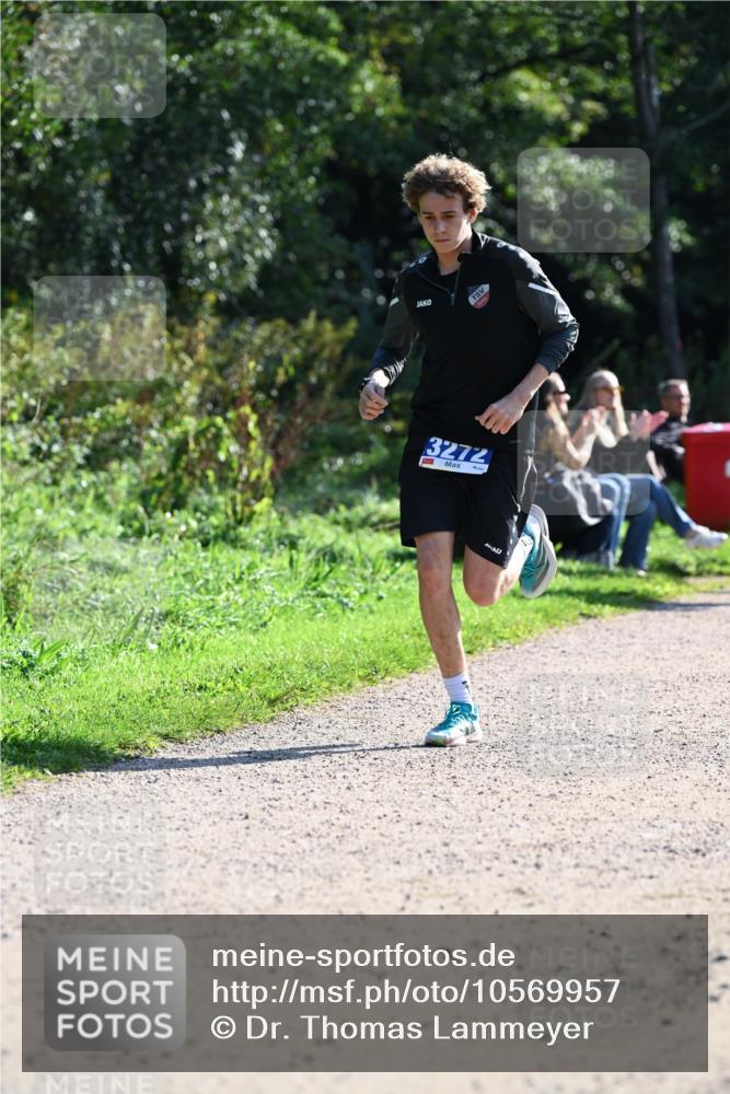 27.09.2026 - 35. Volkslauf durch das schöne Alstertal Dr. Thomas Lammeyer http://msf.ph/oto/10569957 27.09.2026 11:07:20 Laufen 3272 meine-sportfotos.de