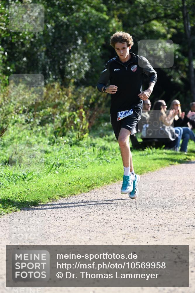 27.09.2026 - 35. Volkslauf durch das schöne Alstertal Dr. Thomas Lammeyer http://msf.ph/oto/10569958 27.09.2026 11:07:20 Laufen 327 meine-sportfotos.de