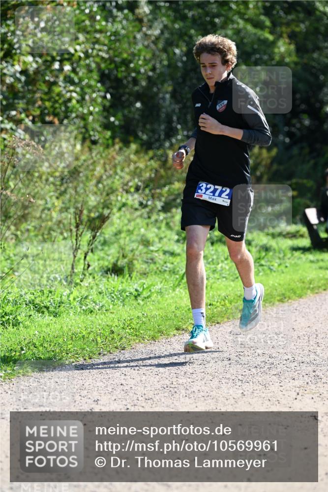 27.09.2026 - 35. Volkslauf durch das schöne Alstertal Dr. Thomas Lammeyer http://msf.ph/oto/10569961 27.09.2026 11:07:20 Laufen 3272 meine-sportfotos.de