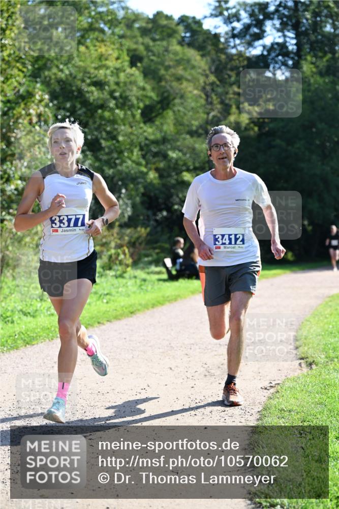 27.09.2026 - 35. Volkslauf durch das schöne Alstertal Dr. Thomas Lammeyer http://msf.ph/oto/10570062 27.09.2026 11:09:10 Laufen 3377, 3412 meine-sportfotos.de
