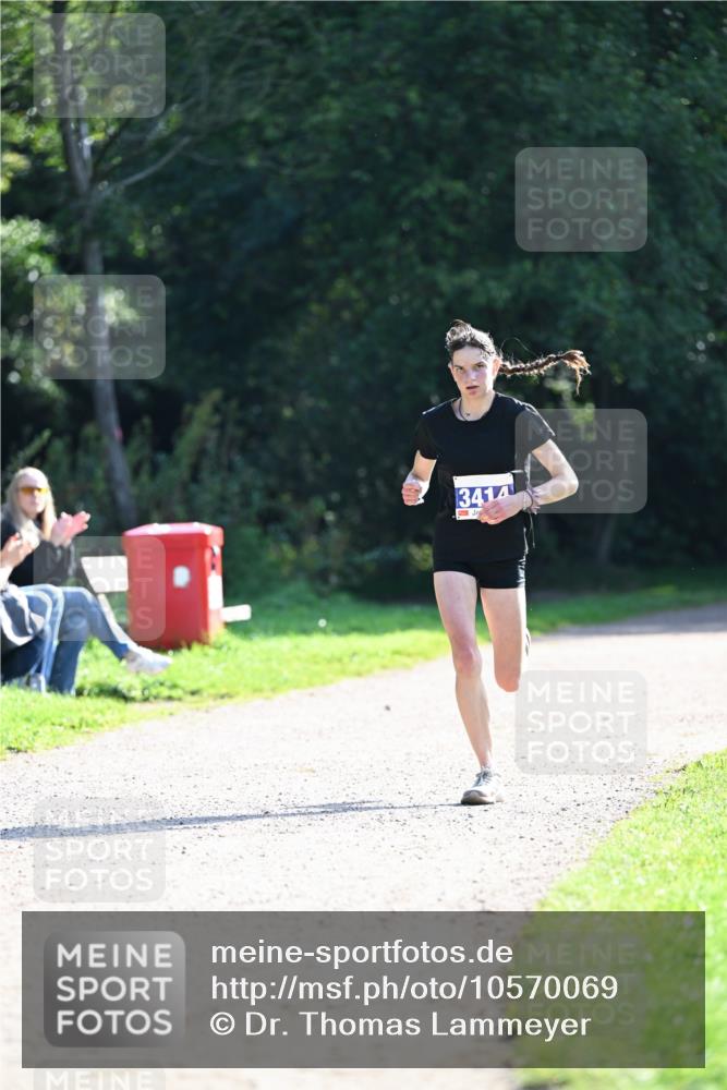 27.09.2026 - 35. Volkslauf durch das schöne Alstertal Dr. Thomas Lammeyer http://msf.ph/oto/10570069 27.09.2026 11:09:15 Laufen 3414 meine-sportfotos.de
