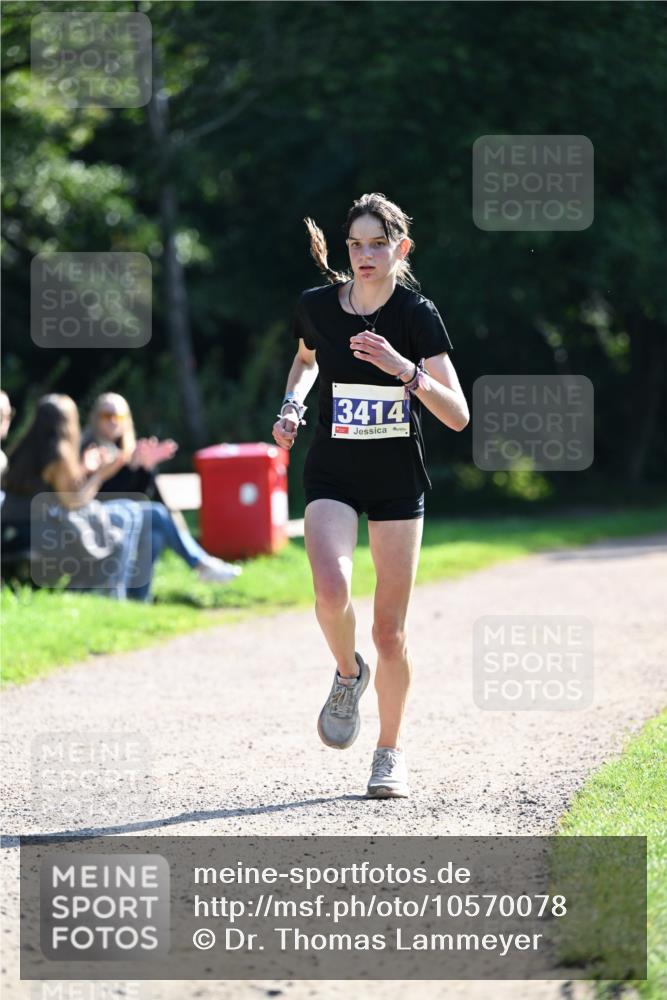 27.09.2026 - 35. Volkslauf durch das schöne Alstertal Dr. Thomas Lammeyer http://msf.ph/oto/10570078 27.09.2026 11:09:16 Laufen 3414 meine-sportfotos.de