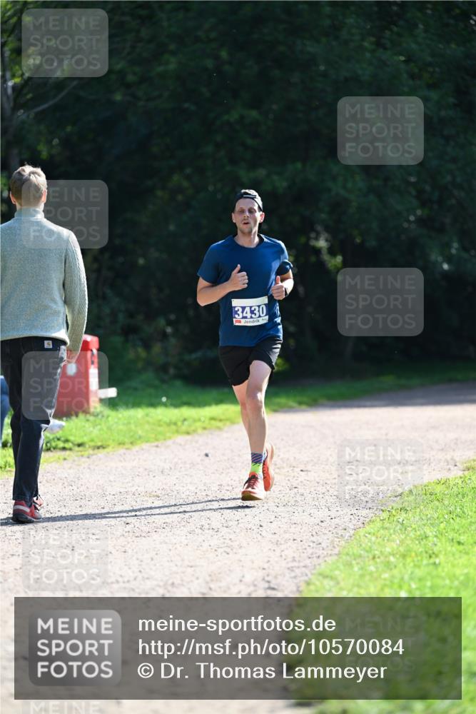 27.09.2026 - 35. Volkslauf durch das schöne Alstertal Dr. Thomas Lammeyer http://msf.ph/oto/10570084 27.09.2026 11:09:20 Laufen 3430 meine-sportfotos.de