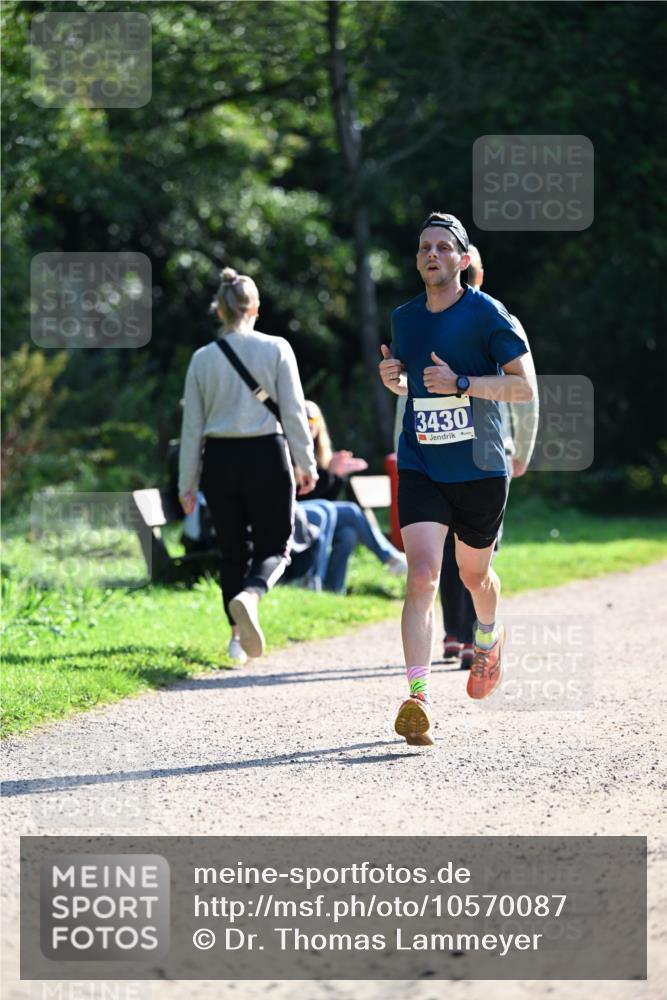 27.09.2026 - 35. Volkslauf durch das schöne Alstertal Dr. Thomas Lammeyer http://msf.ph/oto/10570087 27.09.2026 11:09:21 Laufen 3430 meine-sportfotos.de