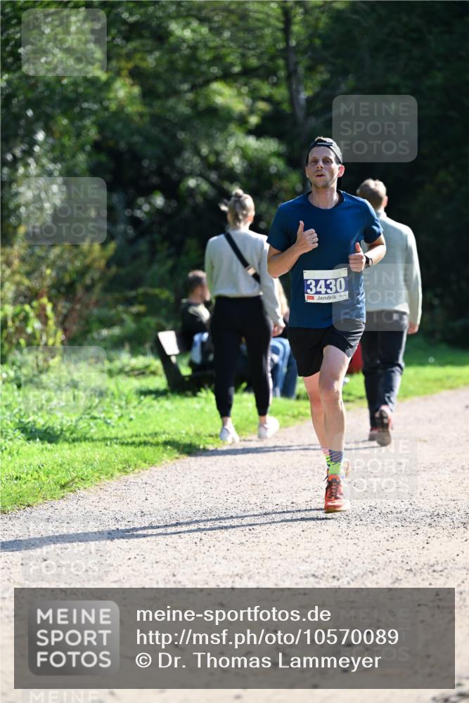 27.09.2026 - 35. Volkslauf durch das schöne Alstertal Dr. Thomas Lammeyer http://msf.ph/oto/10570089 27.09.2026 11:09:21 Laufen 3430 meine-sportfotos.de