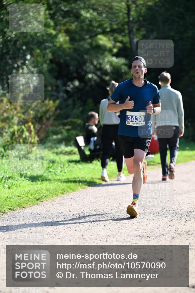 27.09.2026 - 35. Volkslauf durch das schöne Alstertal Dr. Thomas Lammeyer http://msf.ph/oto/10570090 27.09.2026 11:09:21 Laufen 3430 meine-sportfotos.de