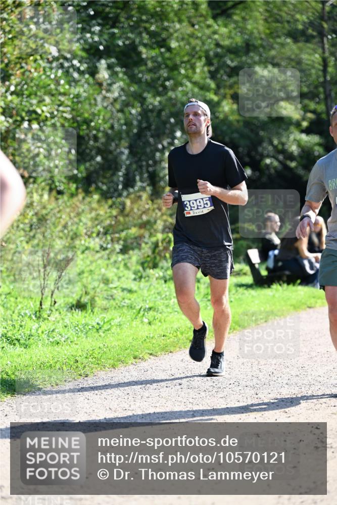 27.09.2026 - 35. Volkslauf durch das schöne Alstertal Dr. Thomas Lammeyer http://msf.ph/oto/10570121 27.09.2026 11:09:30 Laufen 3995 meine-sportfotos.de