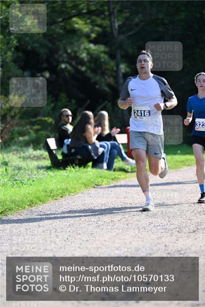 27.09.2026 - 35. Volkslauf durch das schöne Alstertal Dr. Thomas Lammeyer http://msf.ph/oto/10570133 27.09.2026 11:09:54 Laufen 2416, 323 meine-sportfotos.de