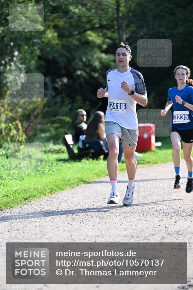 27.09.2026 - 35. Volkslauf durch das schöne Alstertal Dr. Thomas Lammeyer http://msf.ph/oto/10570137 27.09.2026 11:09:55 Laufen 2416, 3235 meine-sportfotos.de
