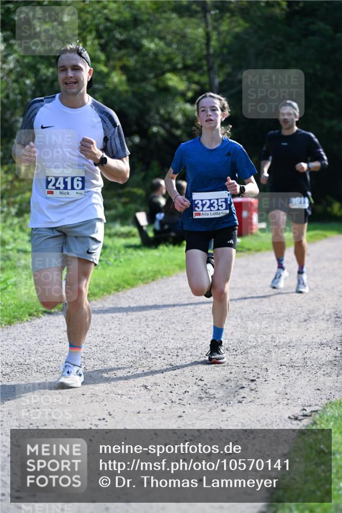 27.09.2026 - 35. Volkslauf durch das schöne Alstertal Dr. Thomas Lammeyer http://msf.ph/oto/10570141 27.09.2026 11:09:56 Laufen 2416, 3235 meine-sportfotos.de