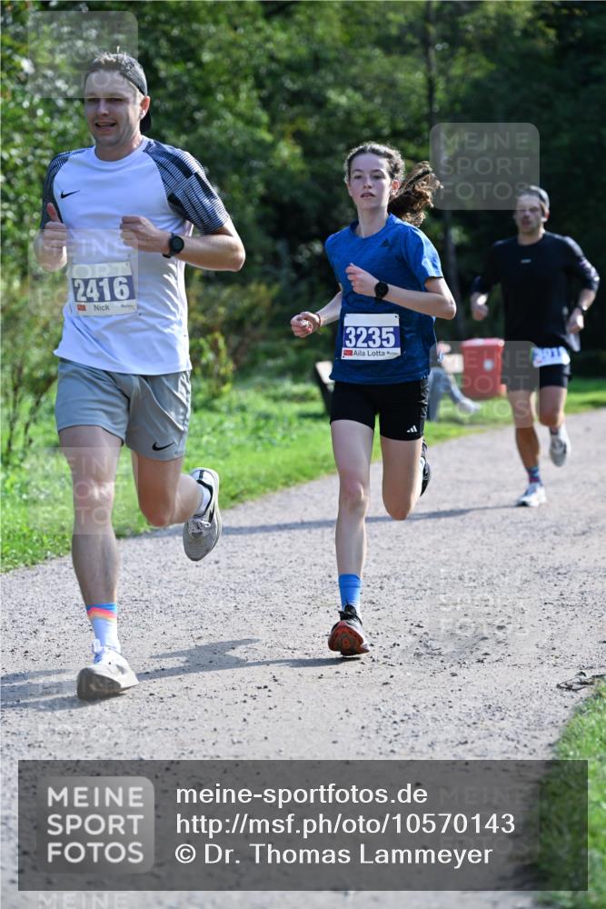 27.09.2026 - 35. Volkslauf durch das schöne Alstertal Dr. Thomas Lammeyer http://msf.ph/oto/10570143 27.09.2026 11:09:56 Laufen 2416, 3235 meine-sportfotos.de