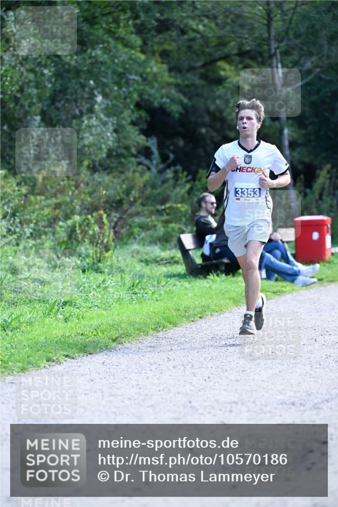27.09.2026 - 35. Volkslauf durch das schöne Alstertal Dr. Thomas Lammeyer http://msf.ph/oto/10570186 27.09.2026 11:10:28 Laufen 24, 3353 meine-sportfotos.de