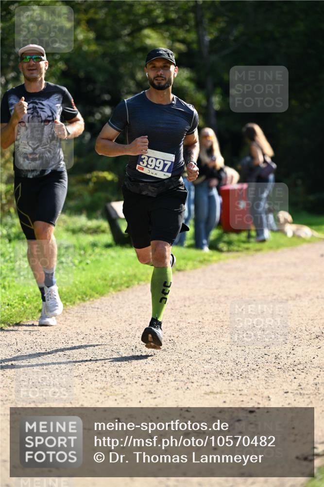 27.09.2026 - 35. Volkslauf durch das schöne Alstertal Dr. Thomas Lammeyer http://msf.ph/oto/10570482 27.09.2026 11:13:43 Laufen 3997 meine-sportfotos.de