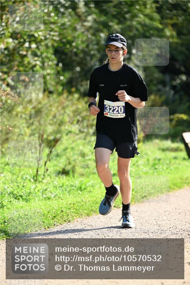 27.09.2026 - 35. Volkslauf durch das schöne Alstertal Dr. Thomas Lammeyer http://msf.ph/oto/10570532 27.09.2026 11:13:55 Laufen 3220 meine-sportfotos.de