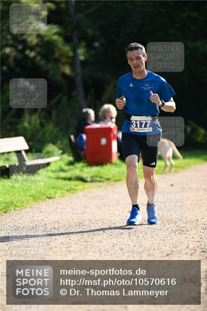 27.09.2026 - 35. Volkslauf durch das schöne Alstertal Dr. Thomas Lammeyer http://msf.ph/oto/10570616 27.09.2026 11:14:27 Laufen 2, 2, 2, 13177 meine-sportfotos.de