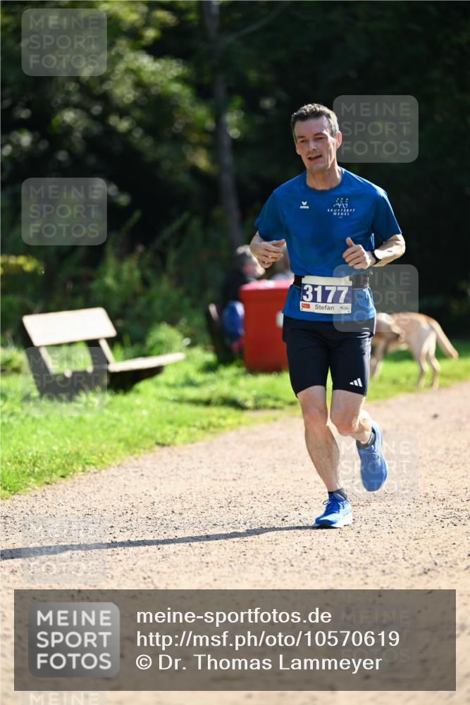 27.09.2026 - 35. Volkslauf durch das schöne Alstertal Dr. Thomas Lammeyer http://msf.ph/oto/10570619 27.09.2026 11:14:27 Laufen 3177 meine-sportfotos.de