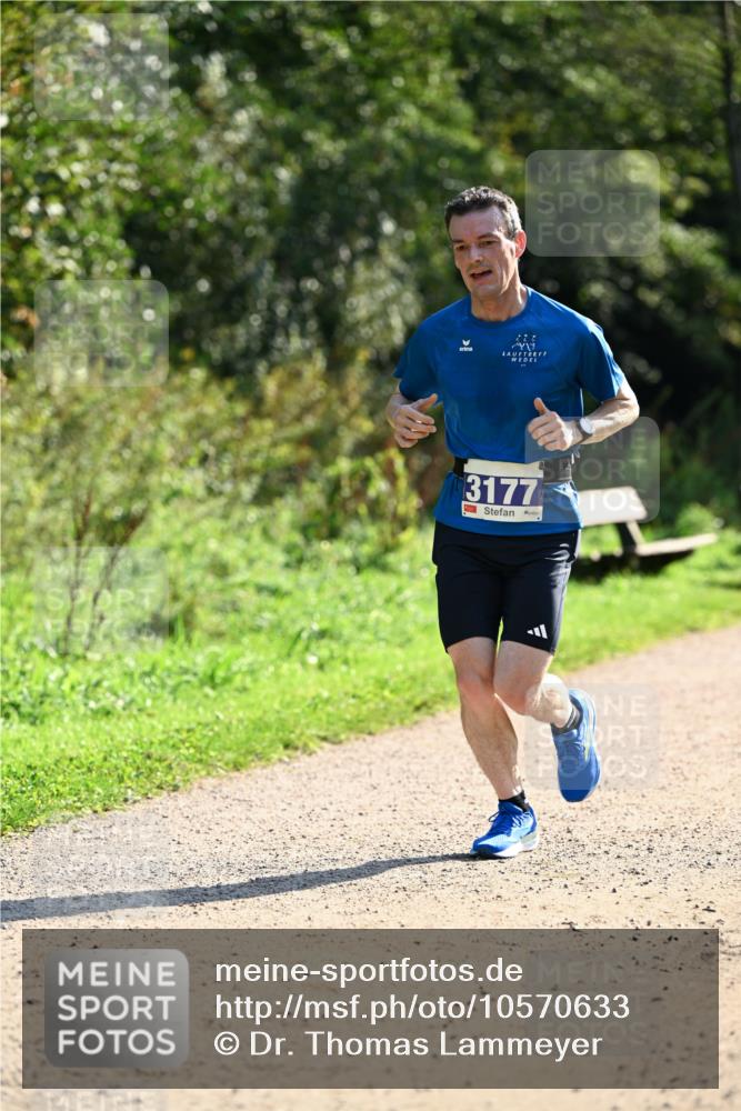 27.09.2026 - 35. Volkslauf durch das schöne Alstertal Dr. Thomas Lammeyer http://msf.ph/oto/10570633 27.09.2026 11:14:29 Laufen 3177 meine-sportfotos.de