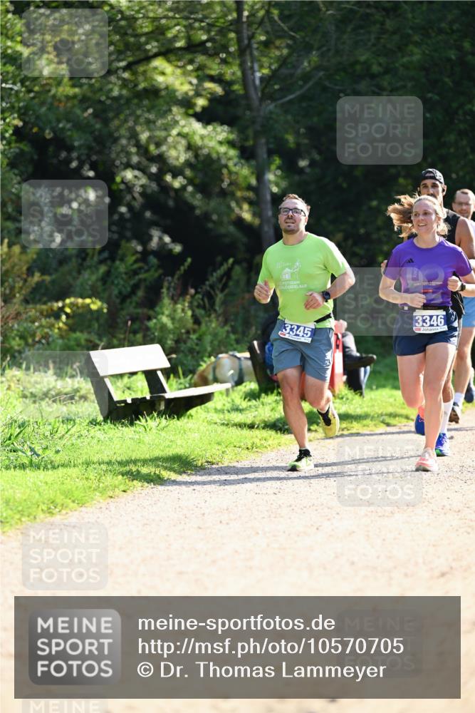 27.09.2026 - 35. Volkslauf durch das schöne Alstertal Dr. Thomas Lammeyer http://msf.ph/oto/10570705 27.09.2026 11:15:17 Laufen 20, 3345, 3346 meine-sportfotos.de