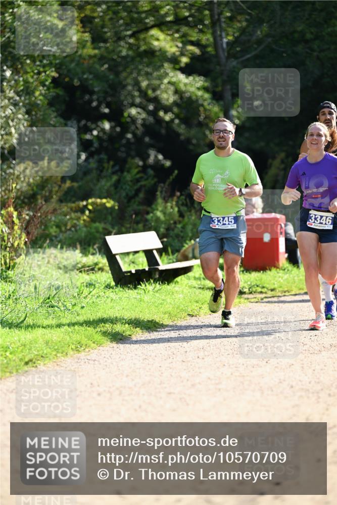 27.09.2026 - 35. Volkslauf durch das schöne Alstertal Dr. Thomas Lammeyer http://msf.ph/oto/10570709 27.09.2026 11:15:18 Laufen 20, 3345, 3346 meine-sportfotos.de