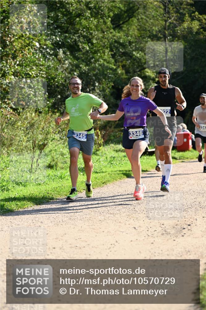 27.09.2026 - 35. Volkslauf durch das schöne Alstertal Dr. Thomas Lammeyer http://msf.ph/oto/10570729 27.09.2026 11:15:20 Laufen 22, 3345, 3346 meine-sportfotos.de