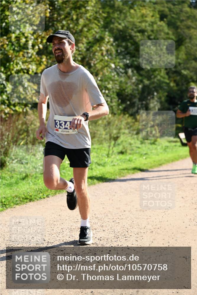 27.09.2026 - 35. Volkslauf durch das schöne Alstertal Dr. Thomas Lammeyer http://msf.ph/oto/10570758 27.09.2026 11:15:24 Laufen 334 meine-sportfotos.de
