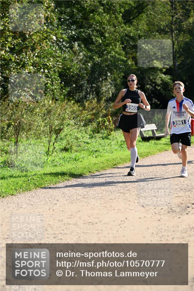 27.09.2026 - 35. Volkslauf durch das schöne Alstertal Dr. Thomas Lammeyer http://msf.ph/oto/10570777 27.09.2026 11:15:28 Laufen 3965, 3961 meine-sportfotos.de