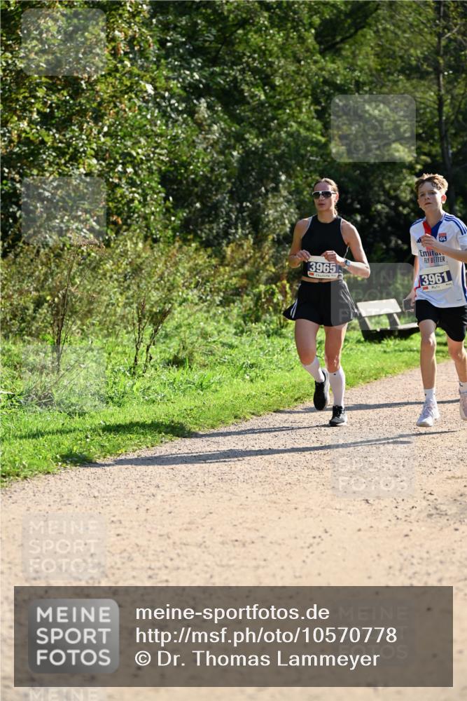 27.09.2026 - 35. Volkslauf durch das schöne Alstertal Dr. Thomas Lammeyer http://msf.ph/oto/10570778 27.09.2026 11:15:28 Laufen 3965, 3961 meine-sportfotos.de