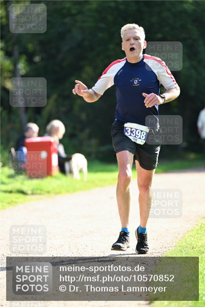 27.09.2026 - 35. Volkslauf durch das schöne Alstertal Dr. Thomas Lammeyer http://msf.ph/oto/10570852 27.09.2026 11:15:55 Laufen 3398 meine-sportfotos.de