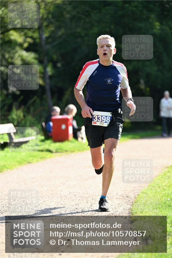 27.09.2026 - 35. Volkslauf durch das schöne Alstertal Dr. Thomas Lammeyer http://msf.ph/oto/10570857 27.09.2026 11:15:55 Laufen 3398 meine-sportfotos.de