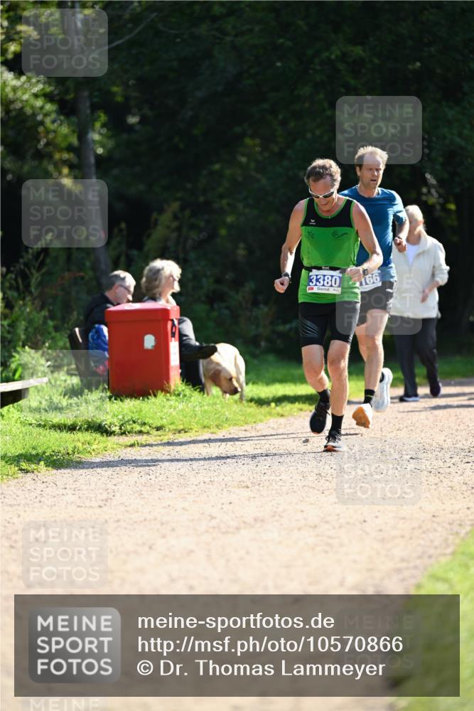 27.09.2026 - 35. Volkslauf durch das schöne Alstertal Dr. Thomas Lammeyer http://msf.ph/oto/10570866 27.09.2026 11:16:00 Laufen 3380, 166 meine-sportfotos.de