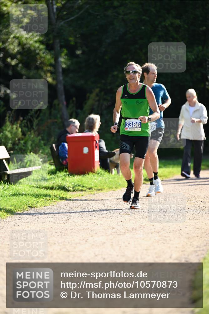 27.09.2026 - 35. Volkslauf durch das schöne Alstertal Dr. Thomas Lammeyer http://msf.ph/oto/10570873 27.09.2026 11:16:01 Laufen 3380 meine-sportfotos.de