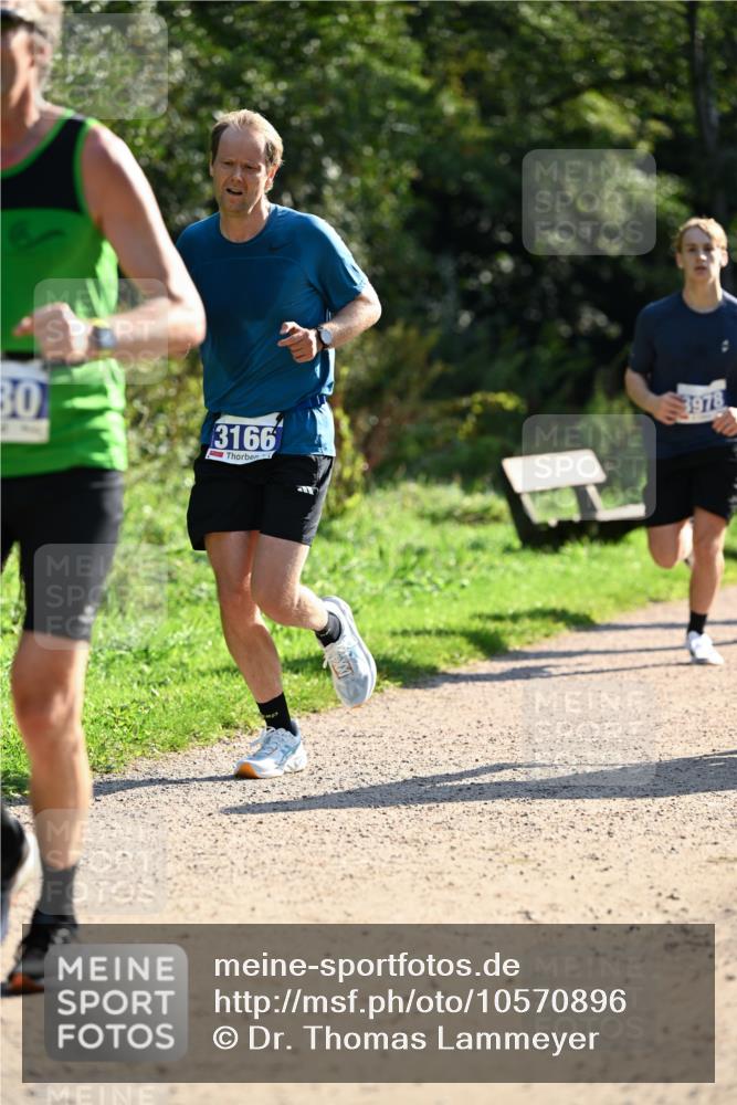 27.09.2026 - 35. Volkslauf durch das schöne Alstertal Dr. Thomas Lammeyer http://msf.ph/oto/10570896 27.09.2026 11:16:05 Laufen 30, 3166, 3978 meine-sportfotos.de