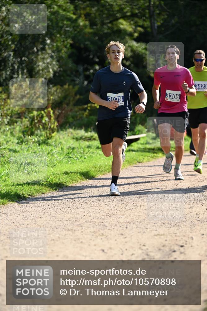 27.09.2026 - 35. Volkslauf durch das schöne Alstertal Dr. Thomas Lammeyer http://msf.ph/oto/10570898 27.09.2026 11:16:05 Laufen 3078, 3306, 3423 meine-sportfotos.de