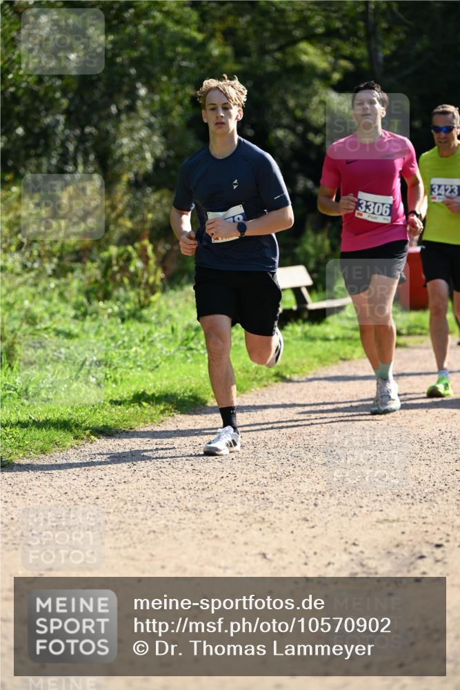 27.09.2026 - 35. Volkslauf durch das schöne Alstertal Dr. Thomas Lammeyer http://msf.ph/oto/10570902 27.09.2026 11:16:06 Laufen 3306, 3423 meine-sportfotos.de