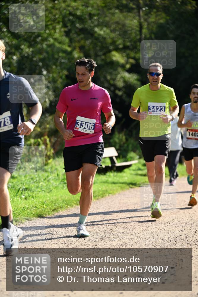 27.09.2026 - 35. Volkslauf durch das schöne Alstertal Dr. Thomas Lammeyer http://msf.ph/oto/10570907 27.09.2026 11:16:07 Laufen 78, 3306, 3423, 1402 meine-sportfotos.de
