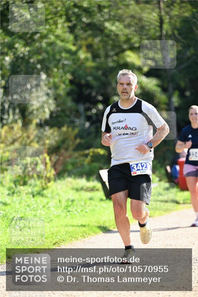 27.09.2026 - 35. Volkslauf durch das schöne Alstertal Dr. Thomas Lammeyer http://msf.ph/oto/10570955 27.09.2026 11:16:29 Laufen 3427 meine-sportfotos.de