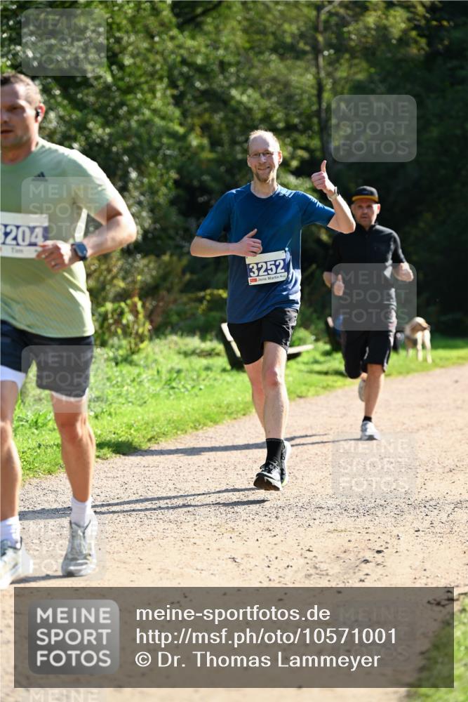 27.09.2026 - 35. Volkslauf durch das schöne Alstertal Dr. Thomas Lammeyer http://msf.ph/oto/10571001 27.09.2026 11:16:35 Laufen 8204, 3252 meine-sportfotos.de