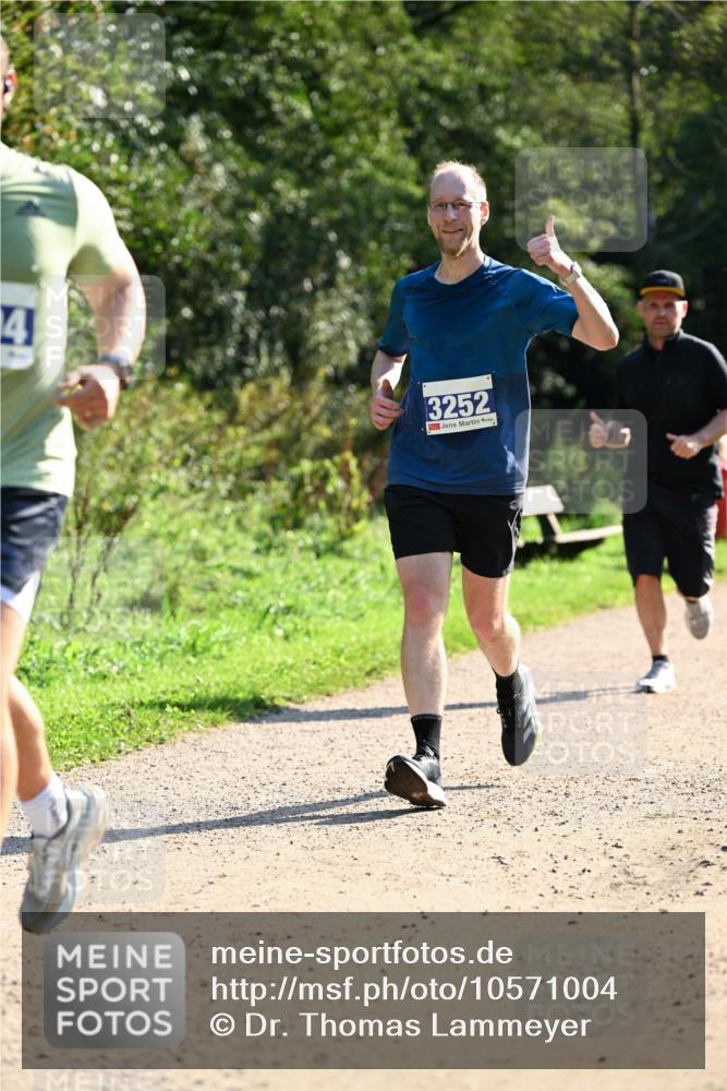 27.09.2026 - 35. Volkslauf durch das schöne Alstertal Dr. Thomas Lammeyer http://msf.ph/oto/10571004 27.09.2026 11:16:36 Laufen 4, 3252 meine-sportfotos.de