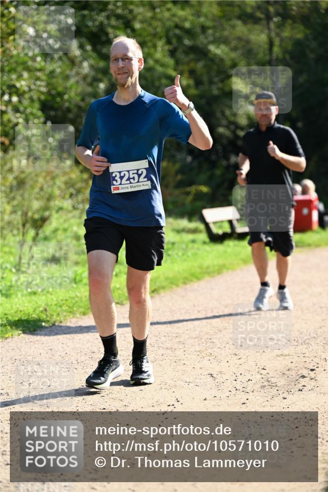 27.09.2026 - 35. Volkslauf durch das schöne Alstertal Dr. Thomas Lammeyer http://msf.ph/oto/10571010 27.09.2026 11:16:36 Laufen 3252 meine-sportfotos.de