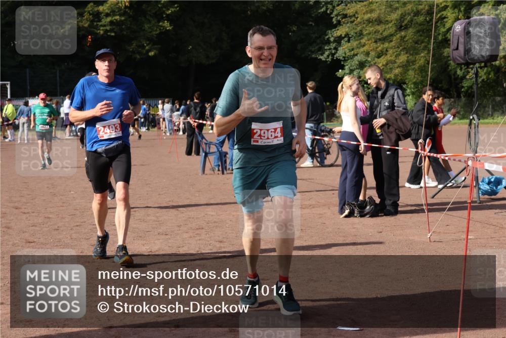 27.09.2026 - 35. Volkslauf durch das schöne Alstertal Strokosch-Dieckow http://msf.ph/oto/10571014 27.09.2026 12:19:00 Ziel 1055, 1627, 1716, 2153, 2493, 2964 meine-sportfotos.de