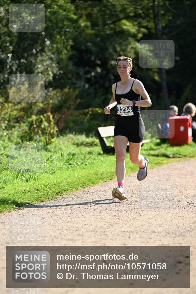 27.09.2026 - 35. Volkslauf durch das schöne Alstertal Dr. Thomas Lammeyer http://msf.ph/oto/10571058 27.09.2026 11:16:59 Laufen 3234 meine-sportfotos.de