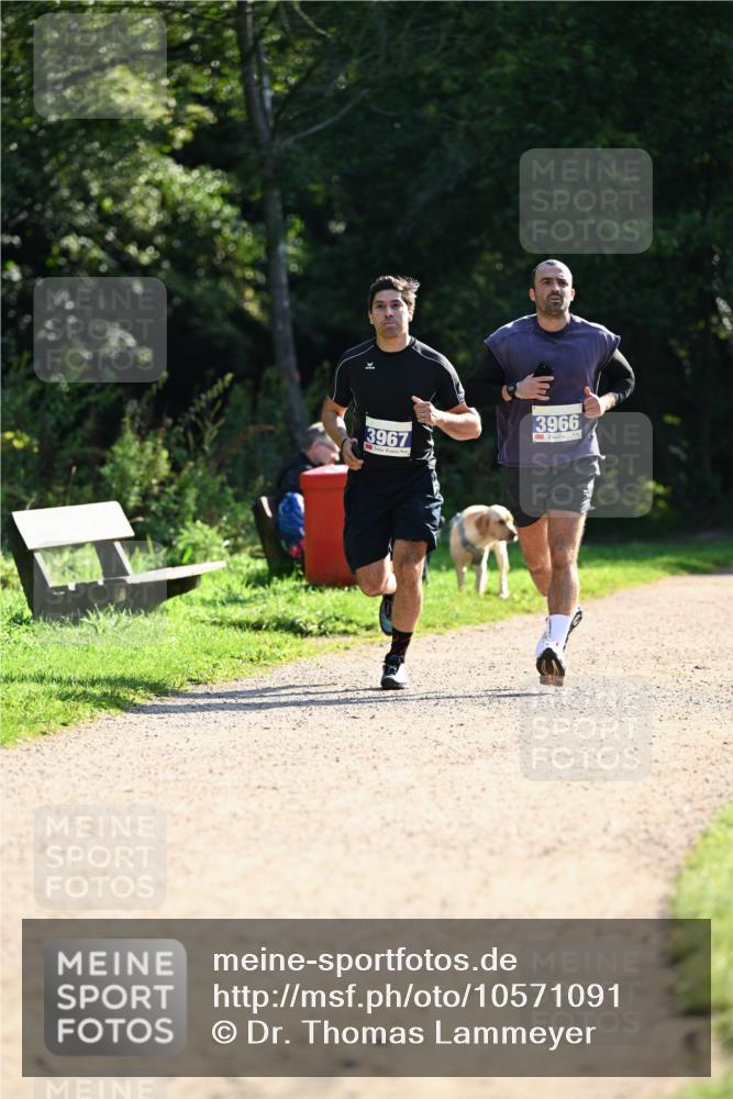 27.09.2026 - 35. Volkslauf durch das schöne Alstertal Dr. Thomas Lammeyer http://msf.ph/oto/10571091 27.09.2026 11:17:12 Laufen 3967, 3966 meine-sportfotos.de