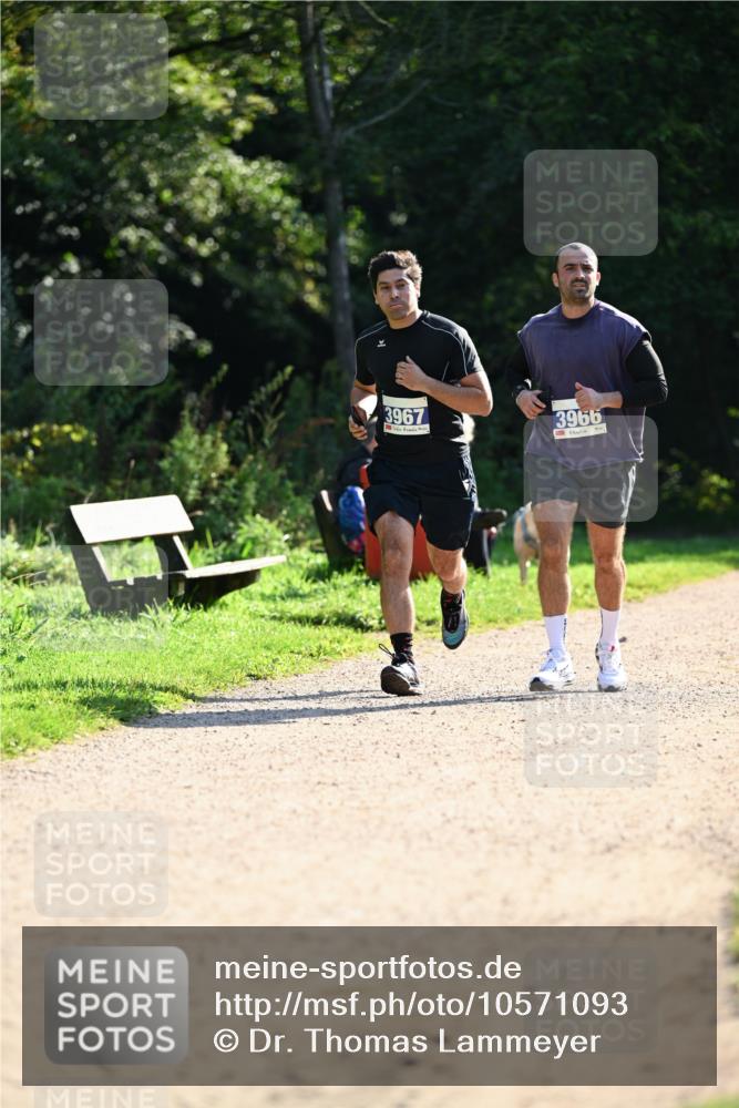 27.09.2026 - 35. Volkslauf durch das schöne Alstertal Dr. Thomas Lammeyer http://msf.ph/oto/10571093 27.09.2026 11:17:13 Laufen 3967, 3966 meine-sportfotos.de