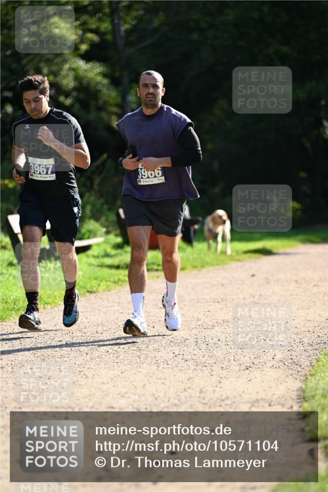 27.09.2026 - 35. Volkslauf durch das schöne Alstertal Dr. Thomas Lammeyer http://msf.ph/oto/10571104 27.09.2026 11:17:14 Laufen 3967, 3966 meine-sportfotos.de
