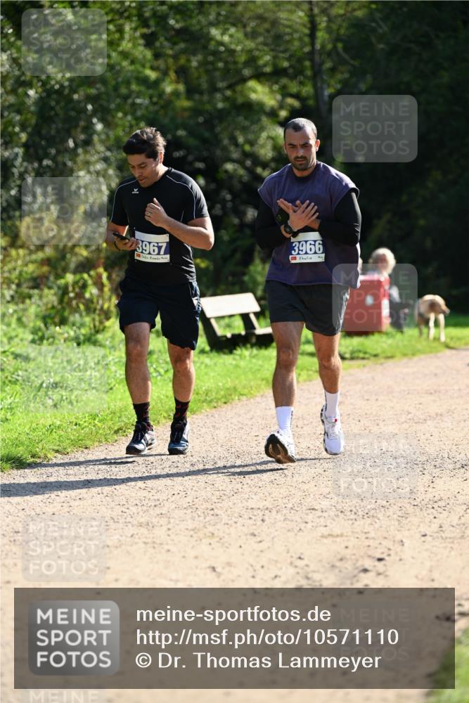 27.09.2026 - 35. Volkslauf durch das schöne Alstertal Dr. Thomas Lammeyer http://msf.ph/oto/10571110 27.09.2026 11:17:15 Laufen 3967, 3966 meine-sportfotos.de