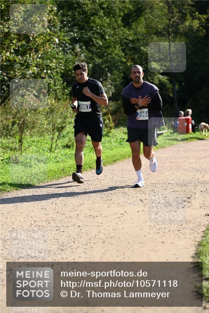 27.09.2026 - 35. Volkslauf durch das schöne Alstertal Dr. Thomas Lammeyer http://msf.ph/oto/10571118 27.09.2026 11:17:15 Laufen 3967, 3966 meine-sportfotos.de