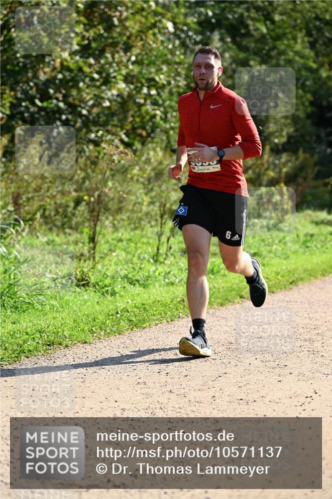 27.09.2026 - 35. Volkslauf durch das schöne Alstertal Dr. Thomas Lammeyer http://msf.ph/oto/10571137 27.09.2026 11:17:21 Laufen 6 meine-sportfotos.de