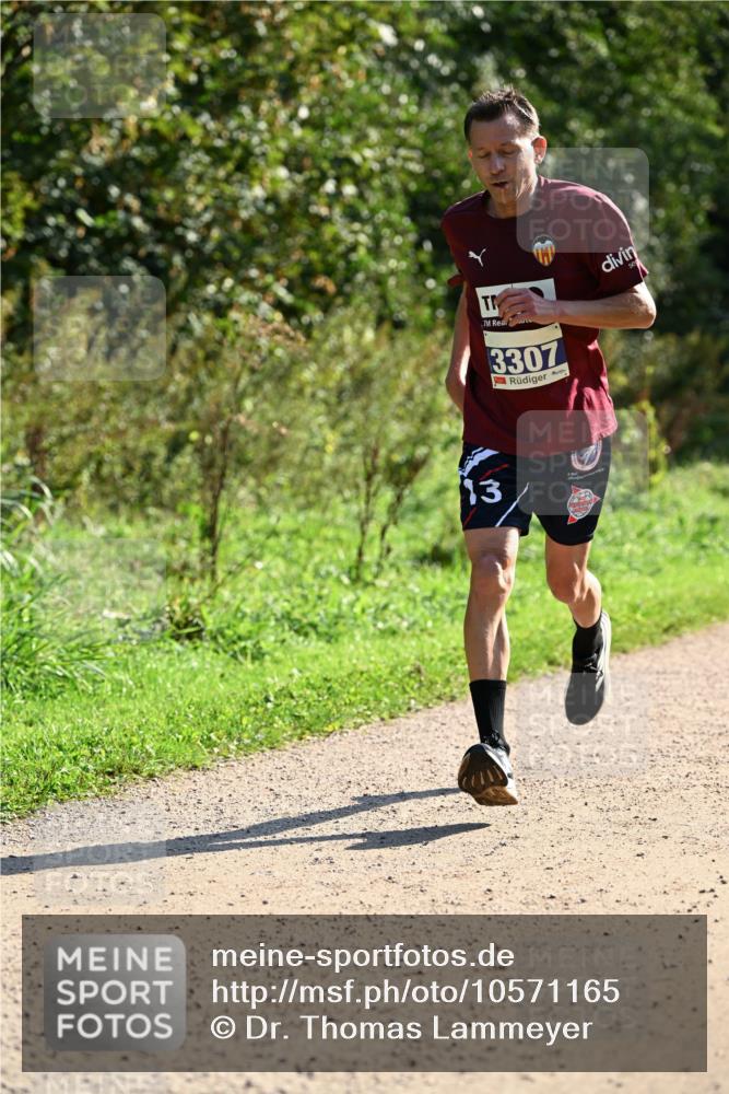 27.09.2026 - 35. Volkslauf durch das schöne Alstertal Dr. Thomas Lammeyer http://msf.ph/oto/10571165 27.09.2026 11:17:33 Laufen 13, 7, 3307 meine-sportfotos.de